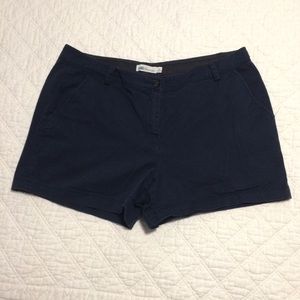 L.L. Bean Signature women’s navy blue shorts 14